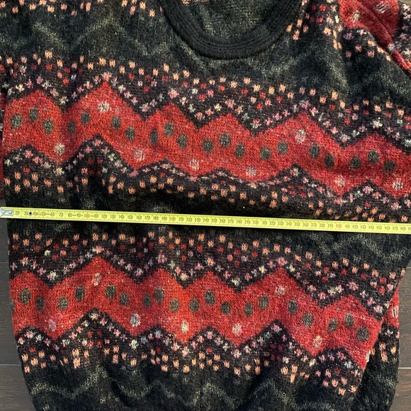 Vintage Patterned Sweater - Picture 4 of 7